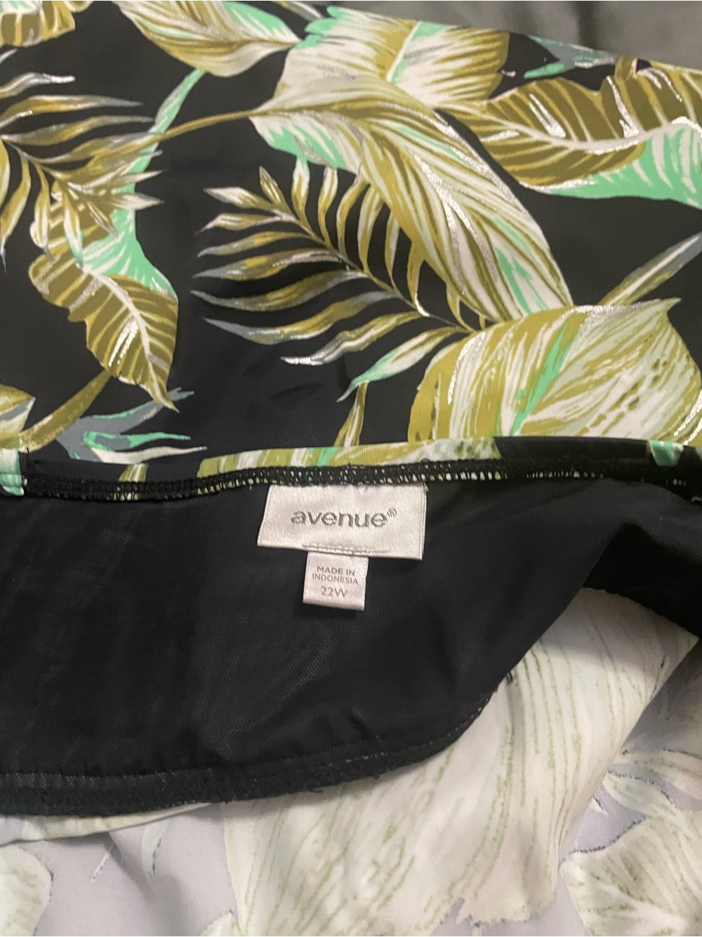Avenue Black Tropical Leaf Strapless Swim Top with Green and Tan Accents - Picture 4 of 4